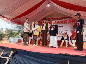 Kapolsek Cimanggu Berikan Penghargaan Kepada Pemenang Gerak Jalan Terbaik 1 30f485d5 efcb 449e ac03 e1fe04624b09