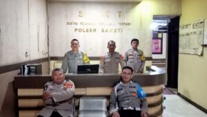 PERSONEL POLSEK SAKETI SIAP SIAGA ANTISIPASI GANGGUAN KAMTIBMAS 1 IMG 20240728 WA0018