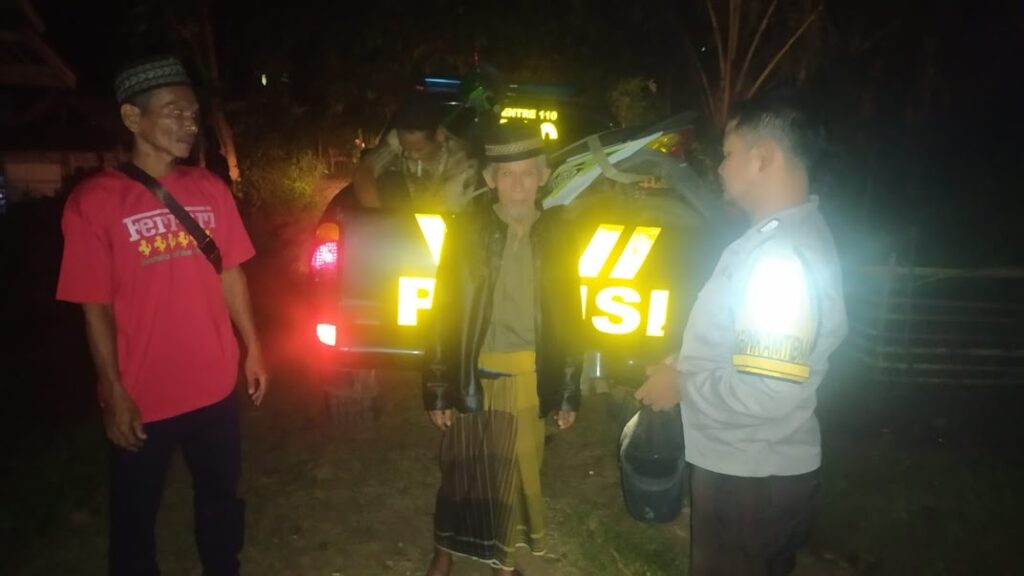 Tingkatkan Keamanan Desa Binaan, Bhabinkamtibmas Polsek Bojong Gelar Patroli Malam 2 WhatsApp Image 2023 08 24 at 15.21.25