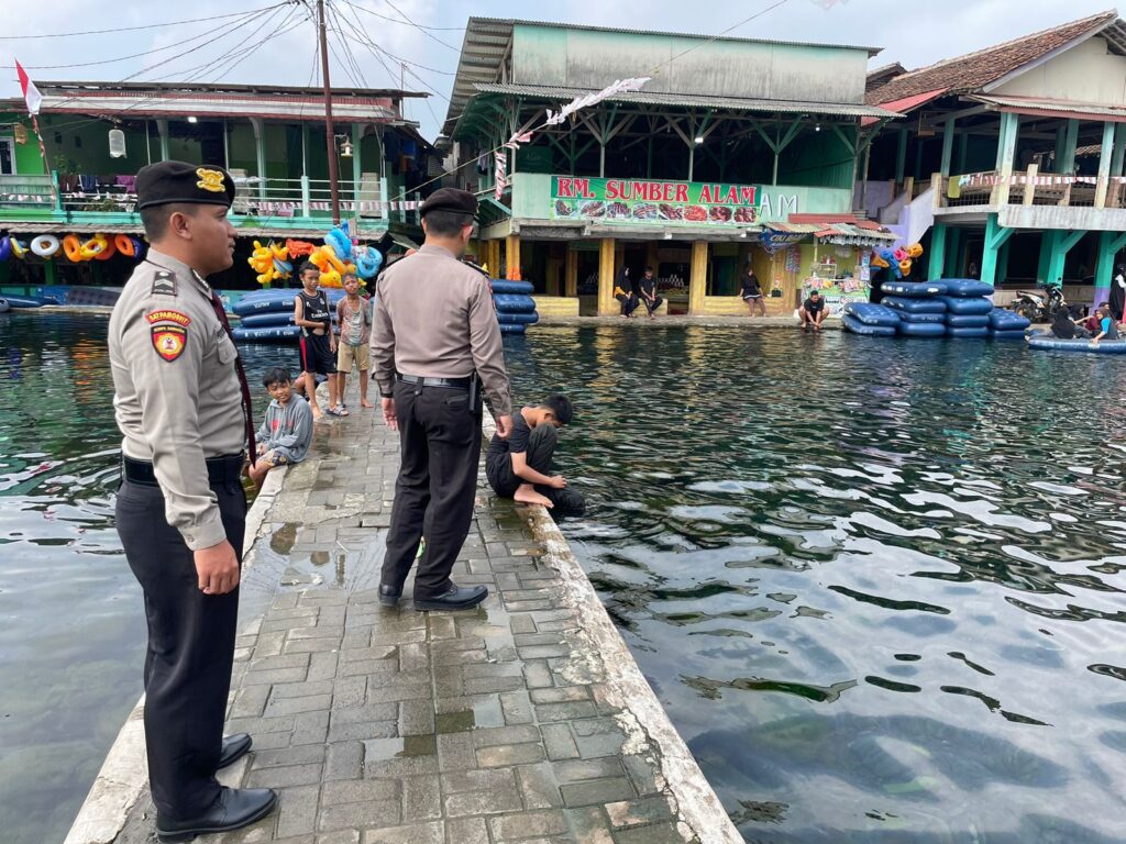 Ciptakan Kondusifitas Akhir Pekan, Sat Pamobvit Polres Pandeglang Patroli Tempat Wisata 5 WhatsApp Image 2023 08 26 at 13.14.08