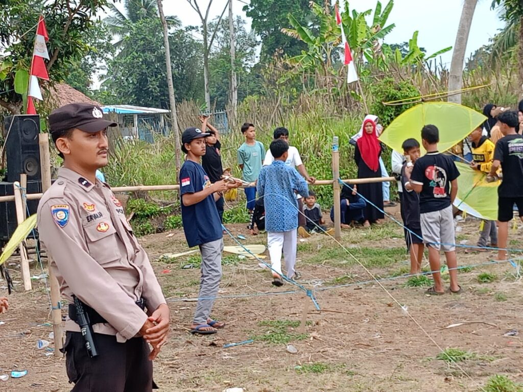 Polsek Jiput Gelar Pengamanan Lomba Layang-Layang di Desa Jiput 2 WhatsApp Image 2023 10 11 at 19.25.53