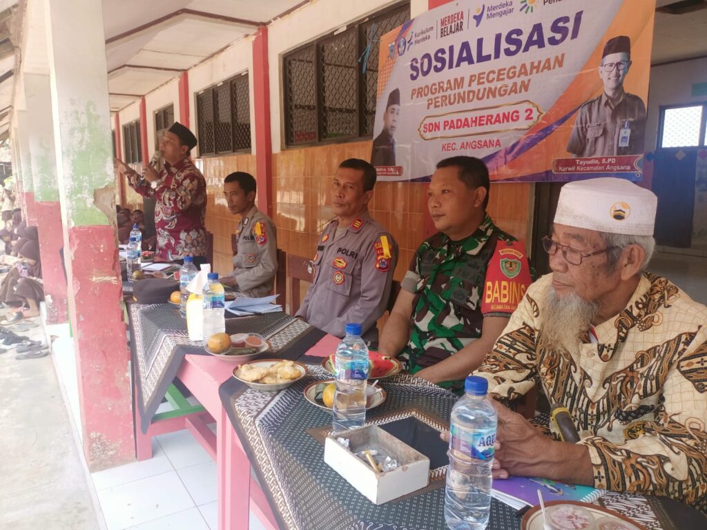 Kapolsek Angsana Berikan Sosialisasi Pencegahan Bullying (Perundungan) di Sekolah 1 WhatsApp Image 2023 10 12 at 19.06.57