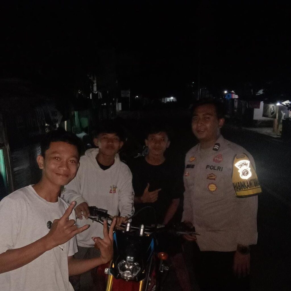 Polsek Cigeulis Terus Tingkatkan Patroli KRYD demi Kamtibmas yang Aman dan Kondusif 7 WhatsApp Image 2023 10 12 at 19.19.25