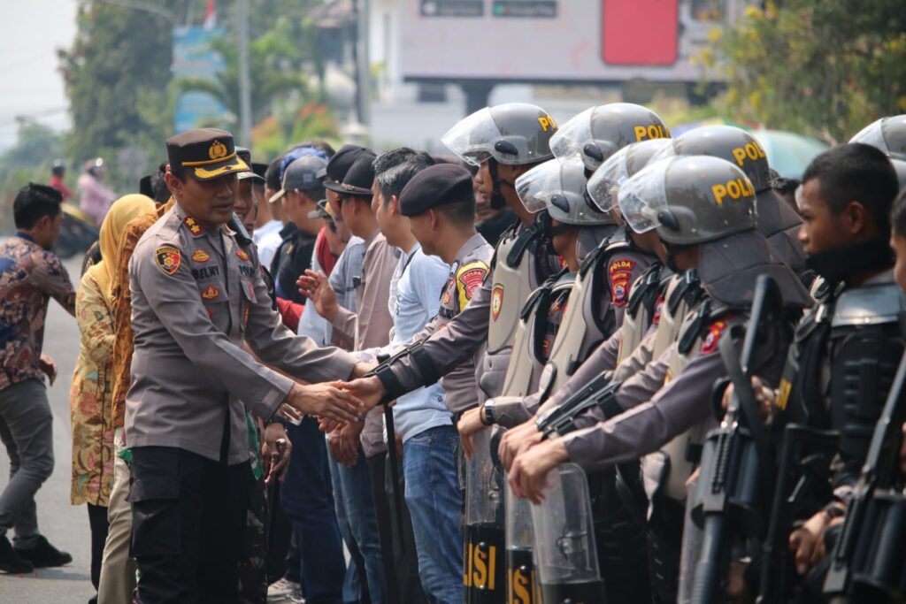 Polres Pandeglang Gelar Simulasi Sistem Pengamanan Kota (Sipamkota) untuk Menjaga Keamanan Pemilu 2024 6 WhatsApp Image 2023 10 13 at 11.38.44
