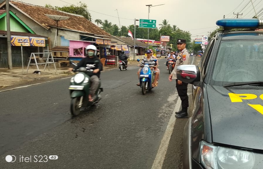 Polres Pandeglang Lakukan Gatur demi Keamanan dan Kelancaran Arus Lalu Lintas 2 WhatsApp Image 2023 10 13 at 14.15.14