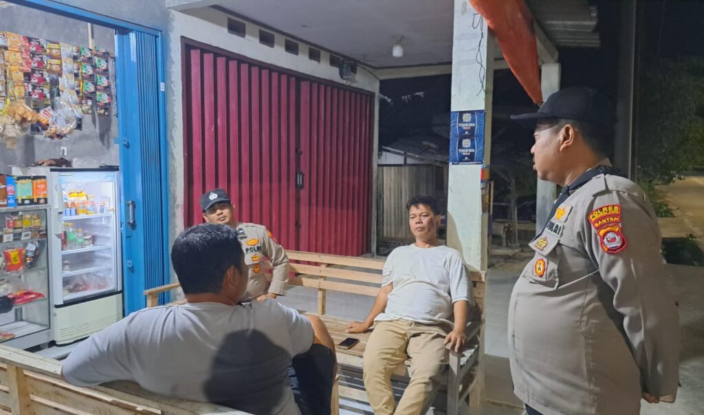 Polsek Sumur: Patroli Malam untuk Memelihara Kamtibmas di Wilayah Hukum 1 WhatsApp Image 2023 10 14 at 11.57.39