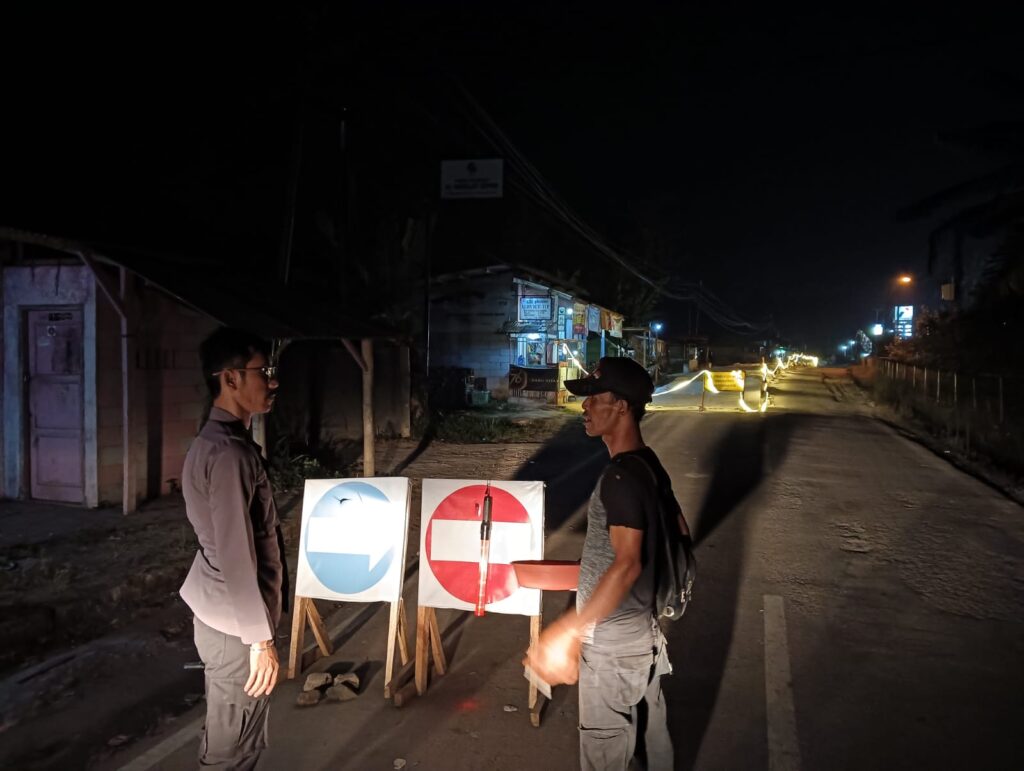 Patroli Mobile dan Sambang: Upaya Polsek Mandalawangi dalam Pencegahan Gangguan Kamtibmas 5 WhatsApp Image 2023 10 14 at 12.34.07