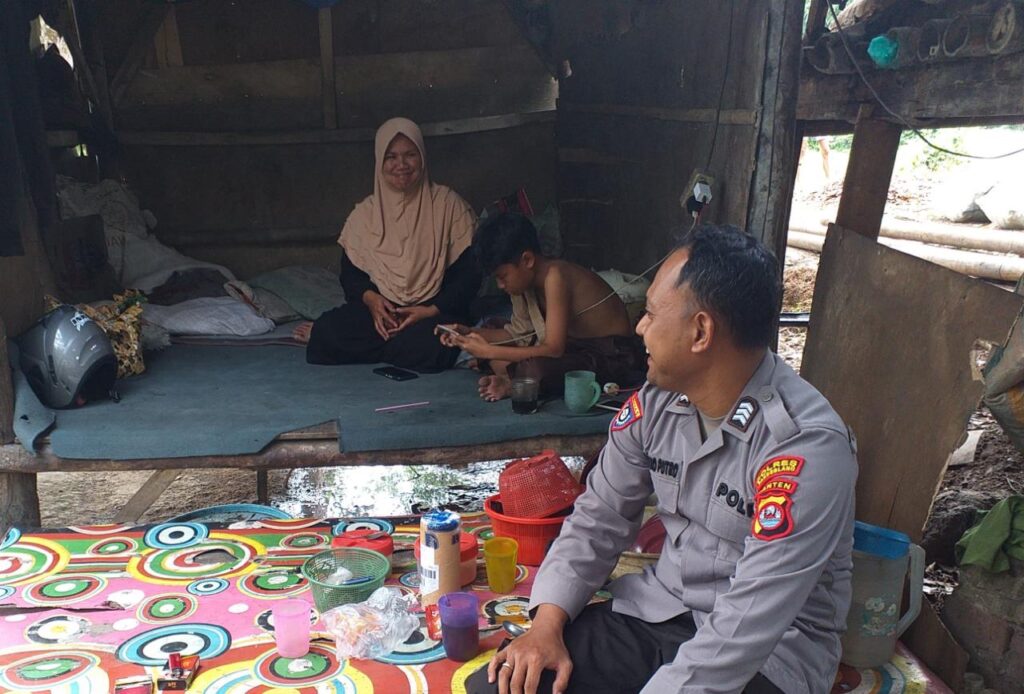Polsek Pulosari Lakukan Kegiatan Sambang Warga Binaan 1 WhatsApp Image 2023 10 17 at 12.16.36