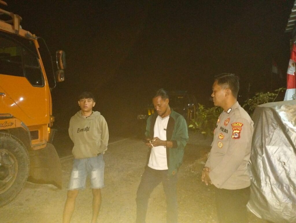 Polsek Cigeulis Terus Gelar Patroli KRYD Untuk Jaga Kamtibmas 5 WhatsApp Image 2023 10 17 at 14.39.42
