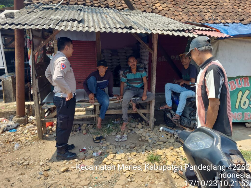Polsek Menes Gandeng Tukang Ojek Sebagai Pelopor Keselamatan Berlalu Lintas 9 WhatsApp Image 2023 10 17 at 15.07.57