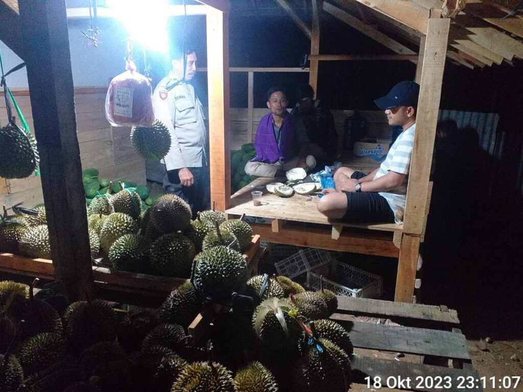 Polsek Cigeulis Tingkatkan Kemitraan Polisi-Masyarakat untuk Kamtibmas yang Aman 2 WhatsApp Image 2023 10 19 at 11.01.17