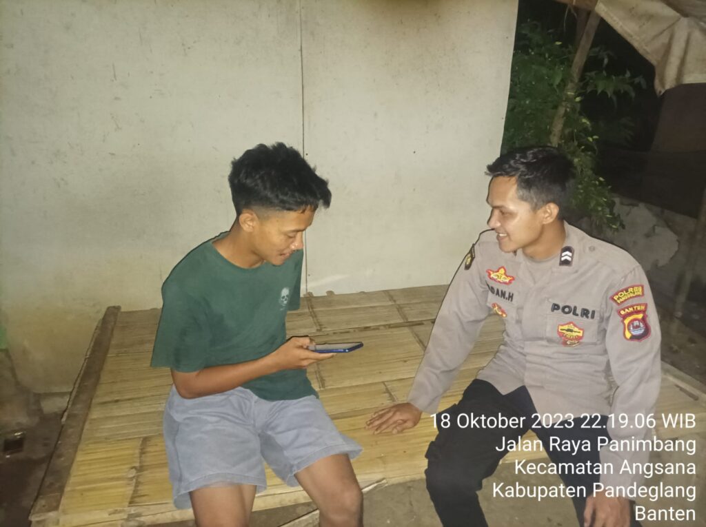 Anggota Piket Polsek Angsana Laksanakan Patroli Rutin Cegah Gangguan Kamtibmas 5 WhatsApp Image 2023 10 20 at 14.31.59