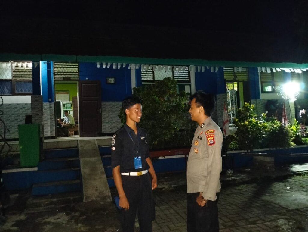 Polsek Pulosari Lakukan Patroli Malam Antisipasi Tindak Pidana C3 7 WhatsApp Image 2023 10 21 at 08.00.36