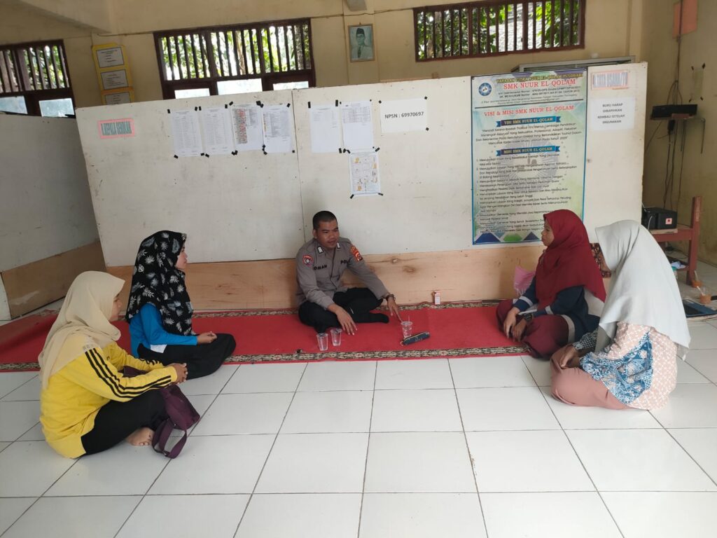 Bhabinkamtibmas Polsek Pulosari Jalin Silaturahmi dengan Warga Binaan 9 WhatsApp Image 2023 10 21 at 08.12.16