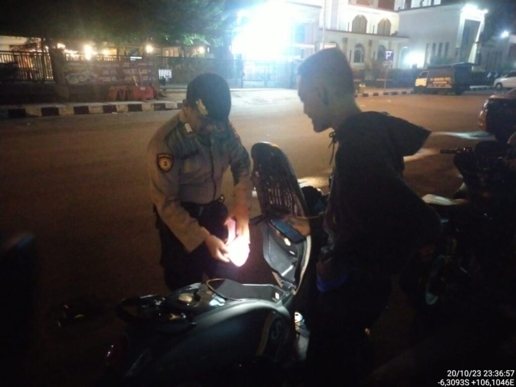 Polres Pandeglang Gelar Patroli Badak Mantaf Antisipasi Balap Liar 10 WhatsApp Image 2023 10 21 at 08.49.03