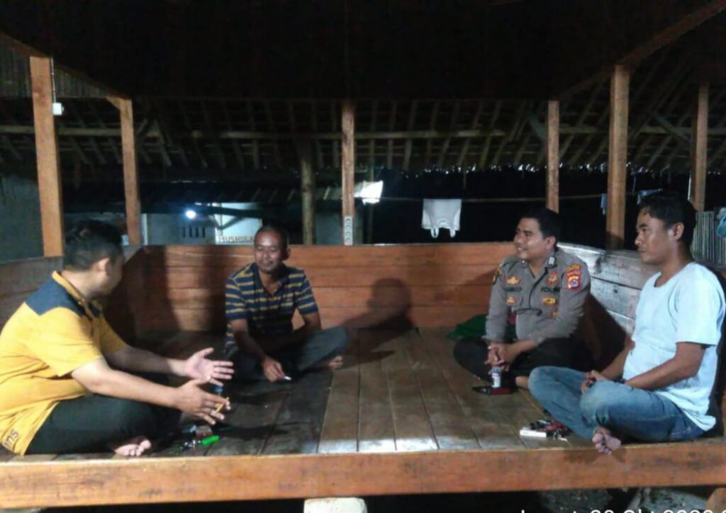 Polsek Bojong Gelar Patroli Malam Untuk Ciptakan Kamtibmas yang Aman 9 WhatsApp Image 2023 10 22 at 11.16.44