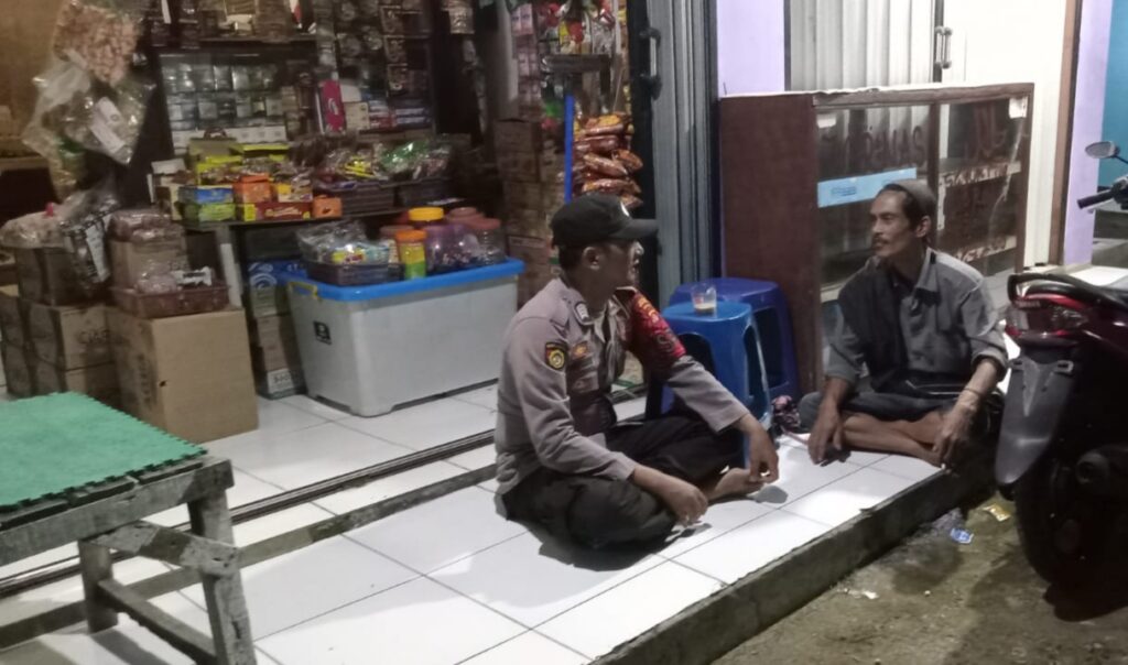 Polsek Bojong Tingkatkan Kegiatan Patroli Malam untuk Ciptakan Keamanan dan Ketertiban 1 WhatsApp Image 2023 10 23 at 20.29.55