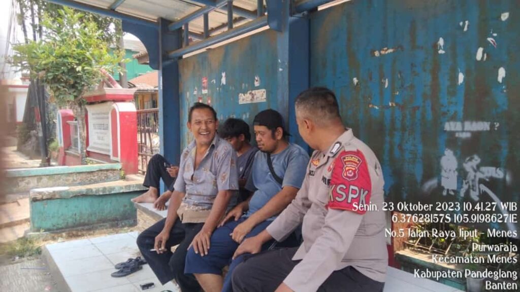 Polsek Menes Melaksanakan Kegiatan Patroli Dialogis dalam Rangka KRYD 2 WhatsApp Image 2023 10 23 at 20.43.47