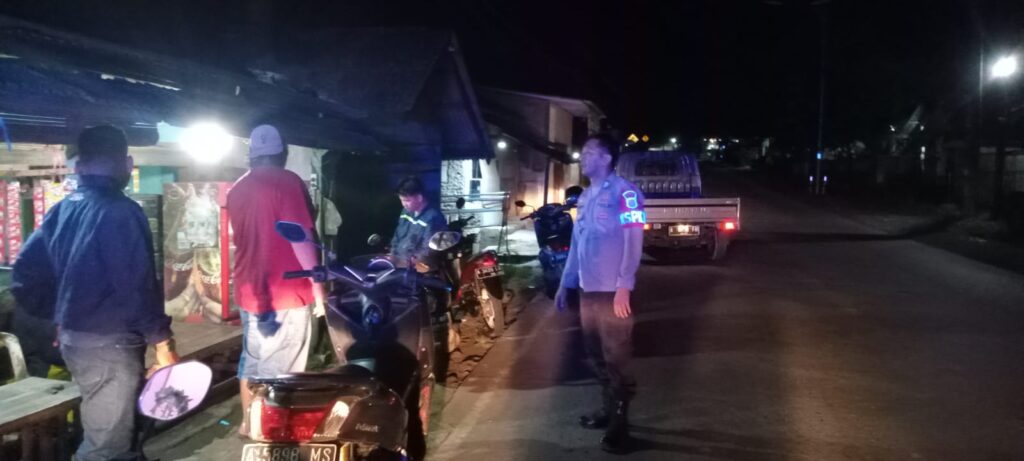 Polsek Saketi Polres Pandeglang Gelar Blue Light Patrol, Menciptakan Kamtibmas yang Kondusif 2 WhatsApp Image 2023 10 25 at 10.24.57