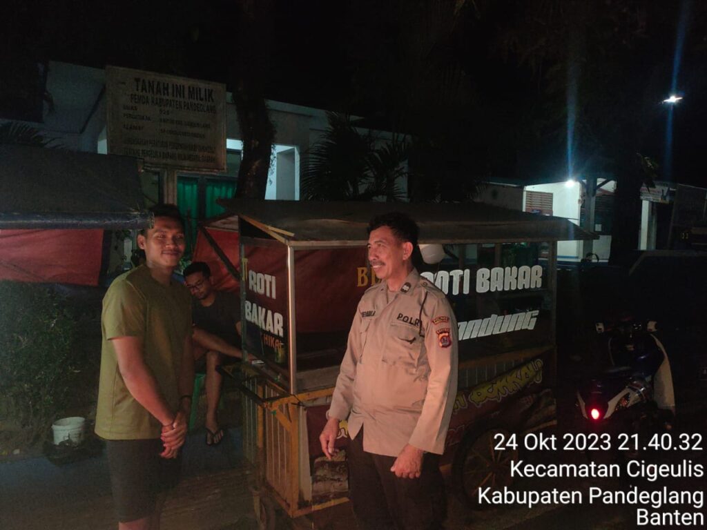 Polsek Cigeulis Gelar Patroli KRYD dan Sambang Warga Guna Mewujudkan Kamtibmas Aman dan Kondusif 3 WhatsApp Image 2023 10 25 at 10.35.03