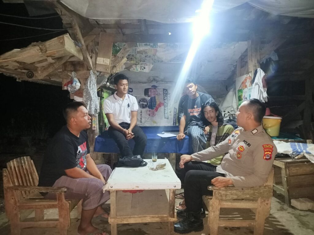 Polsek Pulosari Sambangi Pemuda untuk Berikan Himbauan Kamtibmas 3 WhatsApp Image 2023 10 26 at 09.40.46