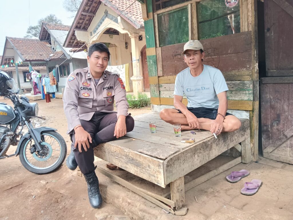 Bhabinkamtibmas Polsek Mandalawangi Terus Jalin Silaturahmi dan Sambangi Warga Binaan untuk Ciptakan Kamtibmas Aman 10 WhatsApp Image 2023 10 26 at 15.18.22