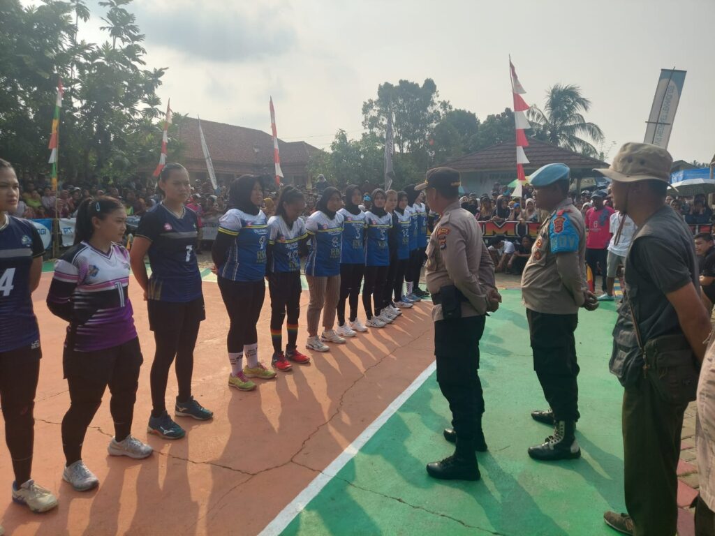 Pengamanan Turnamen Volleyball Putri Cibeureum Cup ke-5 Oleh Polsek Carita 2 WhatsApp Image 2023 10 27 at 19.09.49