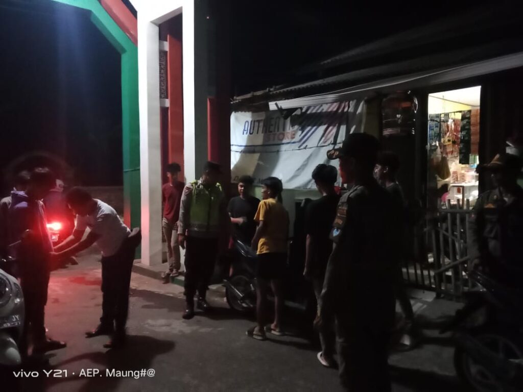 Polsek Cikedal dan Sat Pol PP Kecamatan Cikedal Lakukan Patroli Malam untuk Antisipasi Balapan Liar dan Tawuran di Jalan Raya Labuan Pandeglang 4 WhatsApp Image 2023 10 28 at 16.11.59