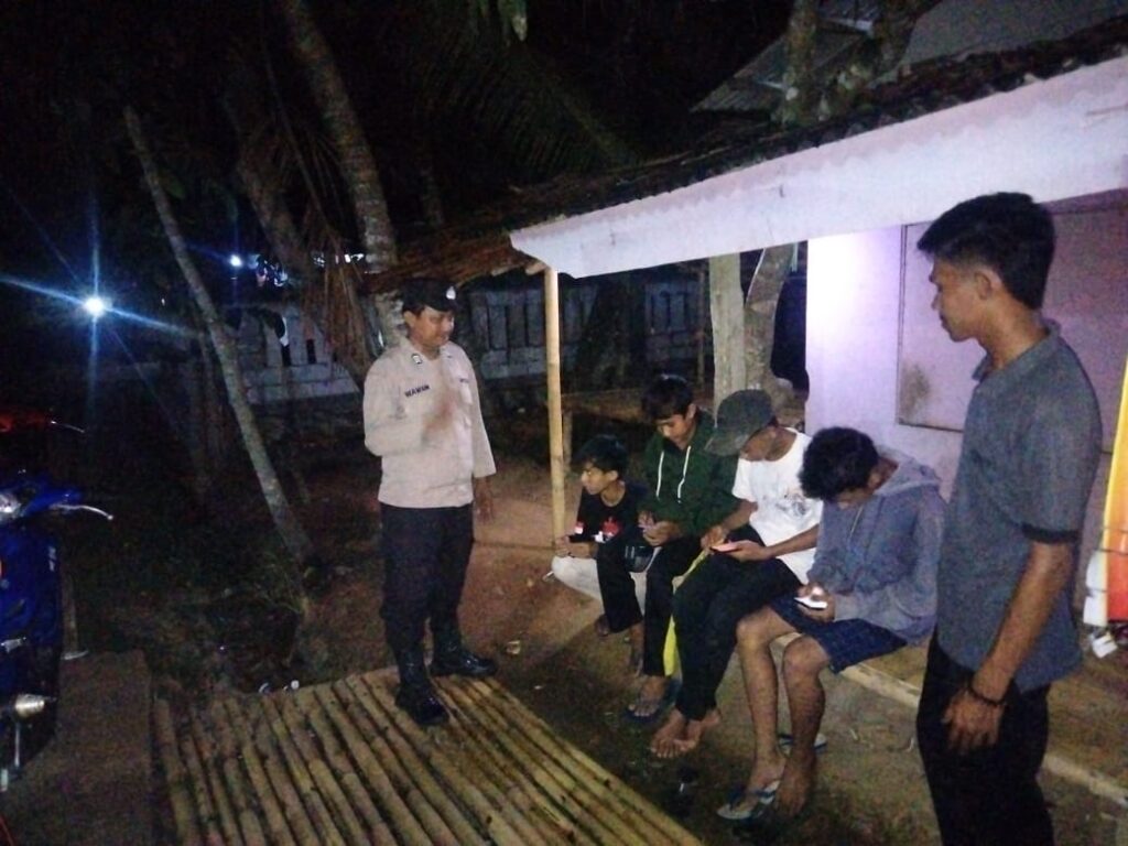 Polsek Patia Tingkatkan Patroli KRYD untuk Mewujudkan Keamanan dan Pelayanan Terbaik 5 WhatsApp Image 2023 10 28 at 16.15.51