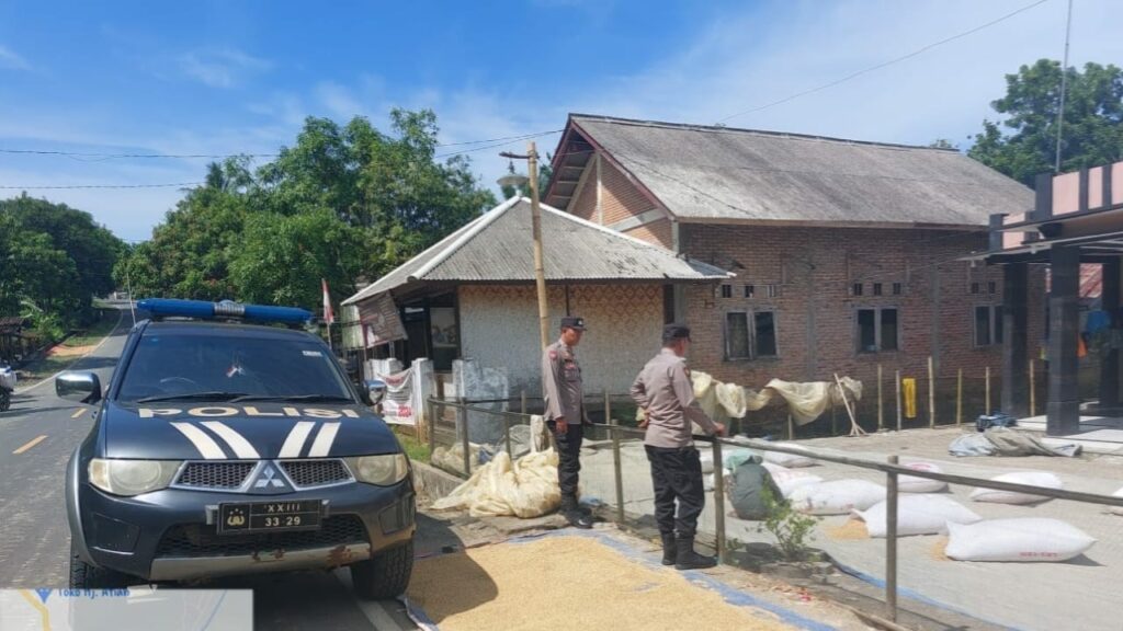 Polsek Cikeusik Giat Patroli KRYD untuk Meningkatkan Keamanan Wilayah 1 WhatsApp Image 2023 11 01 at 09.29.16