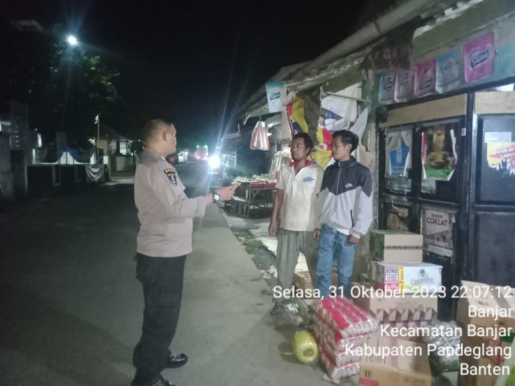 Polsek Banjar Gelar Patroli Malam Pencegahan Gangguan Kamtibmas, Kriminalitas, dan Gangguan lainnya di Wilayah Hukumnya 8 WhatsApp Image 2023 11 02 at 17.40.12