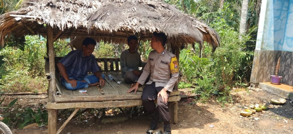 Bhabinkamtibmas Polsek Cimanggu Ajak Warga Meningkatkan Kebersihan dan Keamanan Lingkungan 5 WhatsApp Image 2023 11 02 at 18.08.24