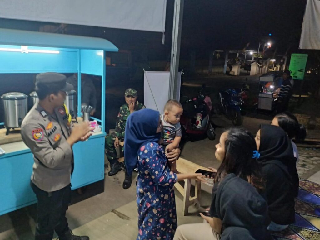 Polsek Bojong: Patroli Malam untuk Meningkatkan Keamanan dan Ketertiban Masyarakat 4 WhatsApp Image 2023 11 03 at 09.21.35