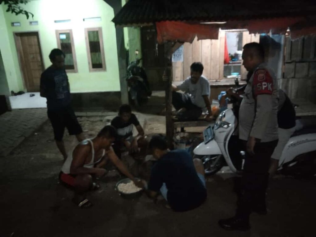 Patroli Polsek Menes untuk Mengantisipasi Aksi Balapan Liar di Jalan Raya Saketi - Labuan 5 WhatsApp Image 2023 11 03 at 09.40.07