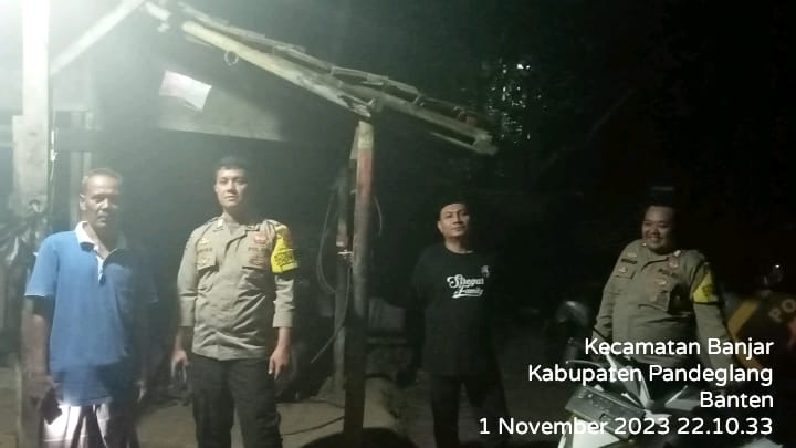 Polsek Banjar Gelar Patroli Malam untuk Pencegahan Gangguan Kamtibmas 6 WhatsApp Image 2023 11 03 at 09.42.11