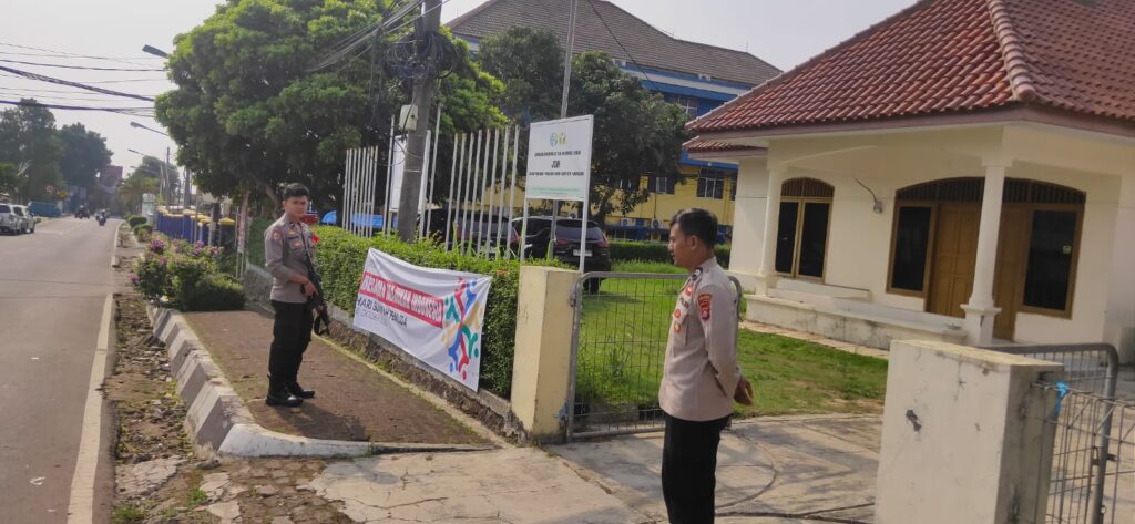 Personil Polres Pandeglang Patroli dan Amankan Kantor Bawaslu 8 WhatsApp Image 2023 11 03 at 10.32.29