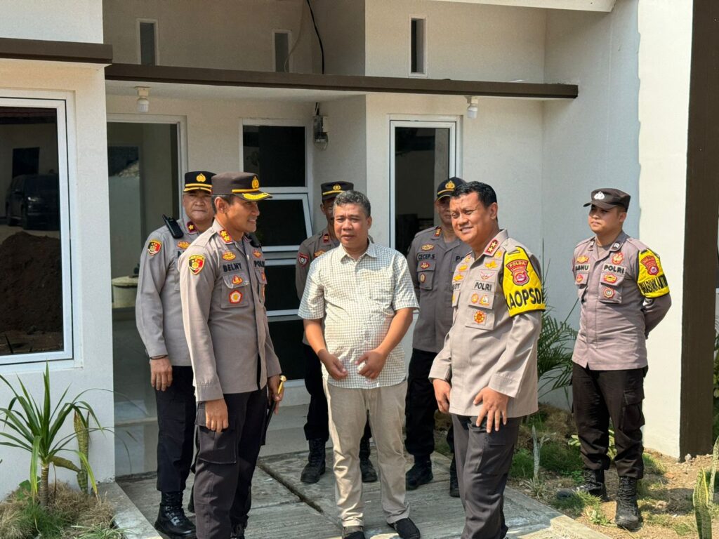 Kapolda Banten Tinjau Bangunan Polsek Baru dan Rumah Dinas Polsek Cikeusik Bersama Kapolres Pandeglang 9 WhatsApp Image 2023 11 07 at 11.16.26