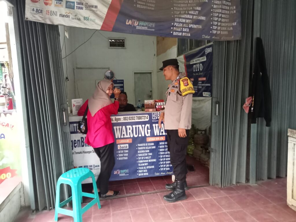 Bhabinkamtibmas Polsek Cikedal Sambangi Agen Brilink di Desa Dahu 9 WhatsApp Image 2023 11 07 at 19.06.46
