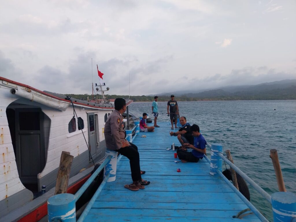Polsek Sumur dan Pihak Terkait Gelar Patroli Perlindungan Perairan Ujung Kulon 5 WhatsApp Image 2023 11 07 at 20.31.06