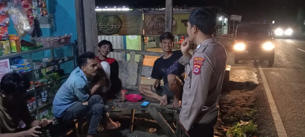 Patroli Malam Polsek Saketi Tingkatkan Keamanan dan Antisipasi Kenakalan Remaja 7 WhatsApp Image 2023 11 11 at 13.59.15
