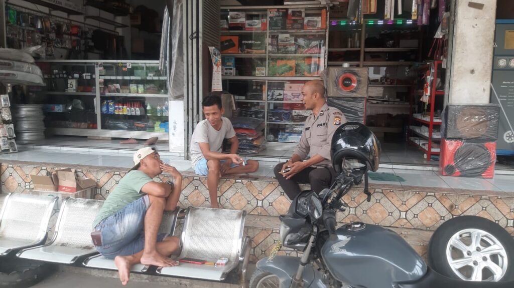 Polsek Picung Gencar Lakukan Patroli Sambang dan Sosialisasi Kamtibmas 2 WhatsApp Image 2023 11 11 at 17.27.23