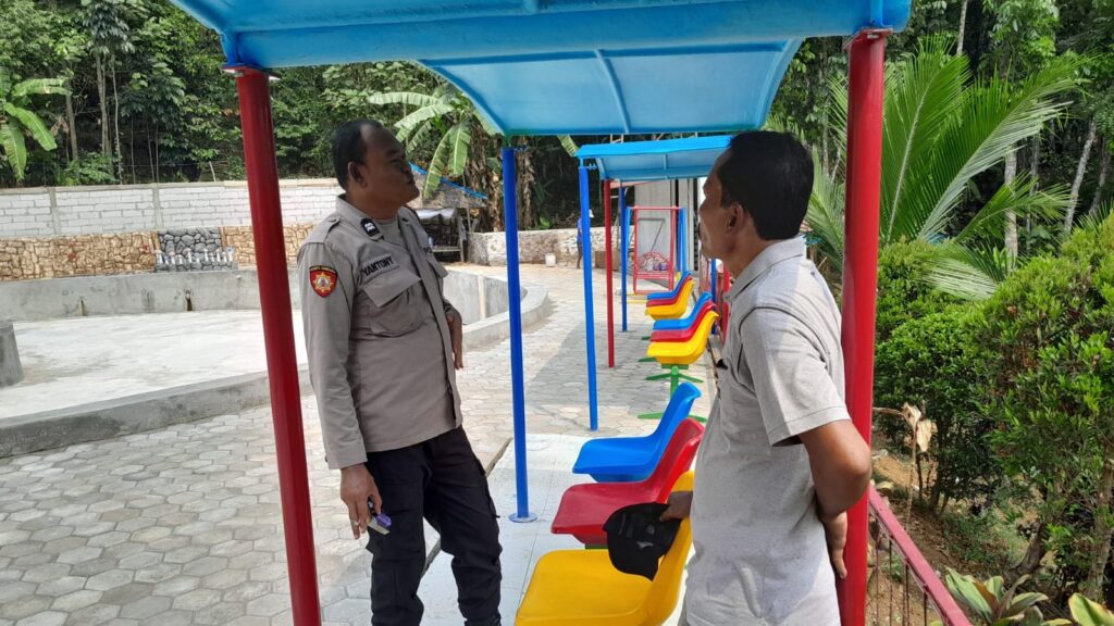 Polsek Menes Pantau Keamanan Objek Wisata Kolam Renang 6 WhatsApp Image 2023 11 12 at 13.17.22