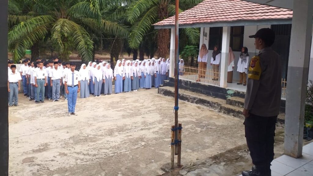 Polsek Saketi Beri Materi Bullying di SMK Bina Warga Medalsari 1 WhatsApp Image 2023 11 13 at 10.10.21