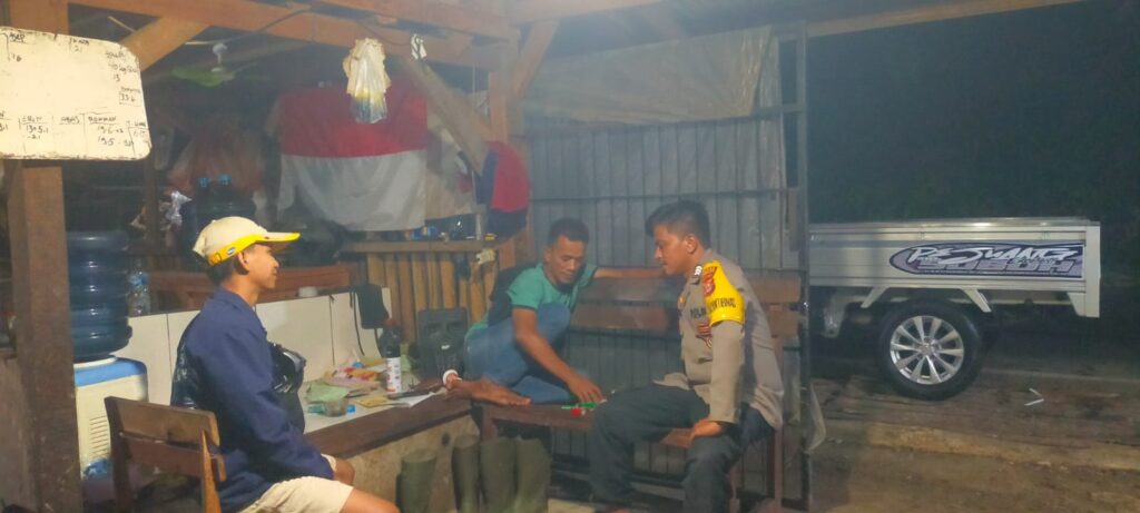 Polsek Saketi Giat Patroli Malam untuk Menjaga Kamtibmas 9 WhatsApp Image 2023 11 17 at 09.01.54