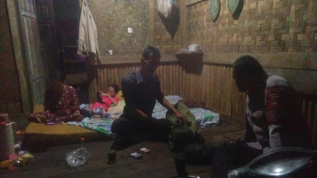 Polsek Menes Lakukan Patroli Pencegahan Kriminalitas di Perkampungan dan Pertokoan 7 WhatsApp Image 2023 11 18 at 09.13.56