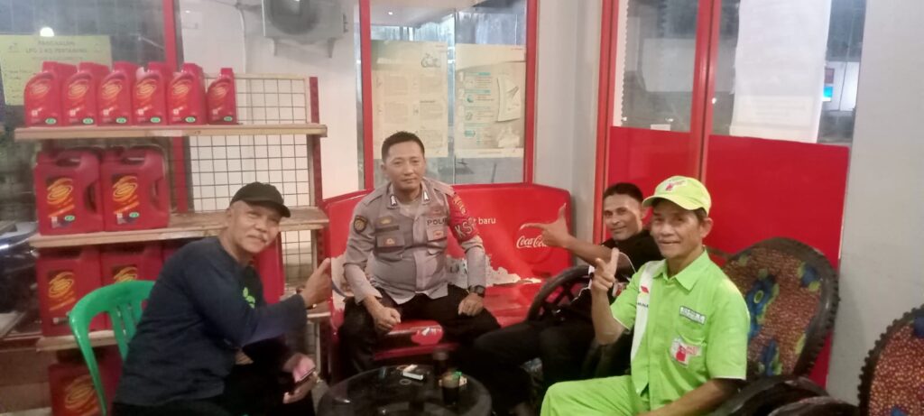 Polsek Saketi Gelar Patroli Malam untuk Memelihara Kamtibmas 6 WhatsApp Image 2023 11 18 at 12.16.51