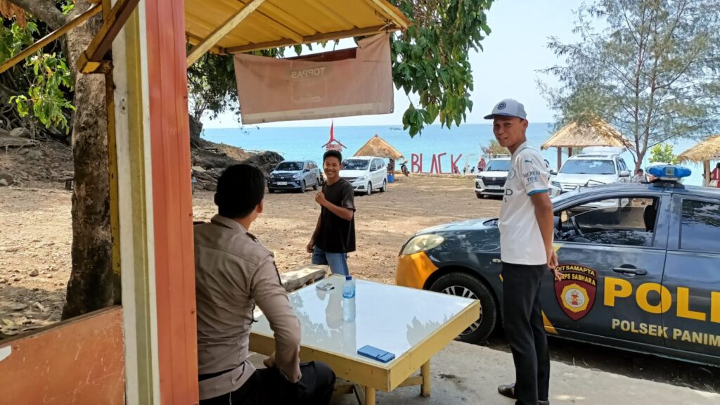 Polsek Panimbang Lakukan Pengamanan dan Monitoring di Obyek Wisata Tanjung Lesung dan Batu Hideng 4 WhatsApp Image 2023 11 18 at 16.49.01