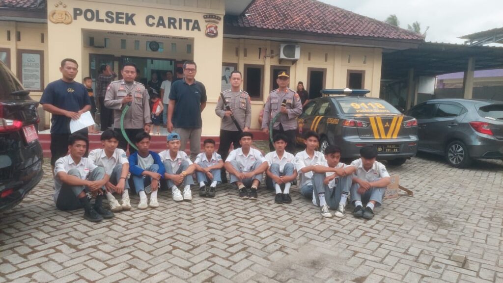Polsek Carita Berhasil Amankan Remaja yang Diduga Akan Tawuran 2 WhatsApp Image 2023 11 28 at 22.23.12