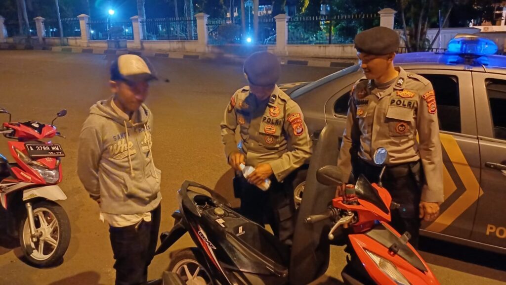 Sat Samapta Polres Pandeglang Gelar Patroli Malam Akhir Pekan untuk Menciptakan Kamtibmas yang Kondusif 3 WhatsApp Image 2023 12 09 at 06.32.58