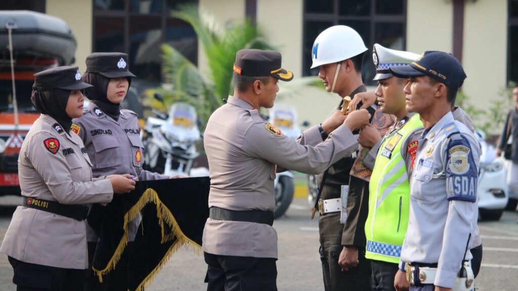 Operasi Lilin 2023: Polres Pandeglang Gelar Apel Gelar Pasukan di Lapangan Polres Pandeglang 2 WhatsApp Image 2023 12 21 at 17.30.47